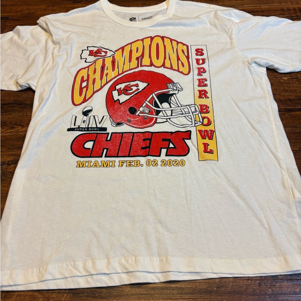 Kansas City Chiefs Super Bowl LIV Champions T-shirt Men’s NFL Size Medium